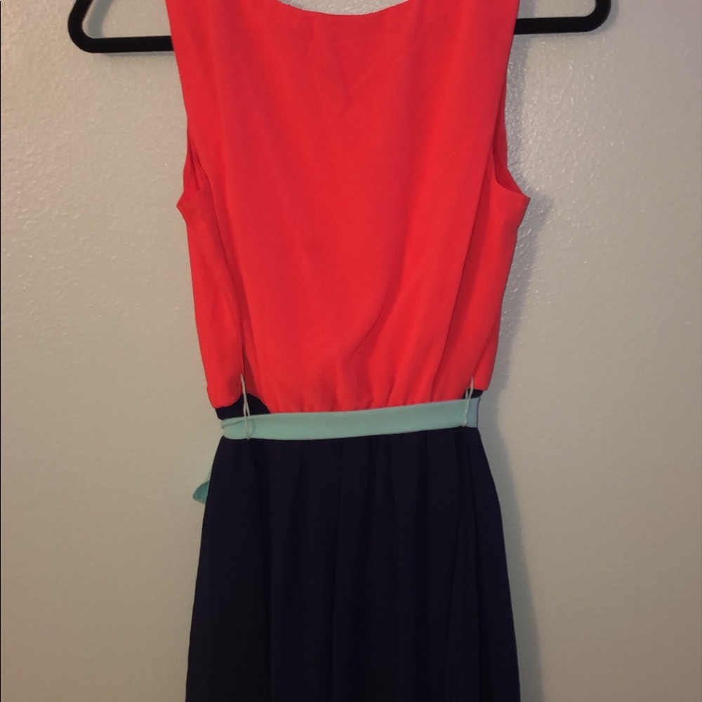 Dress - Picture 4 of 4